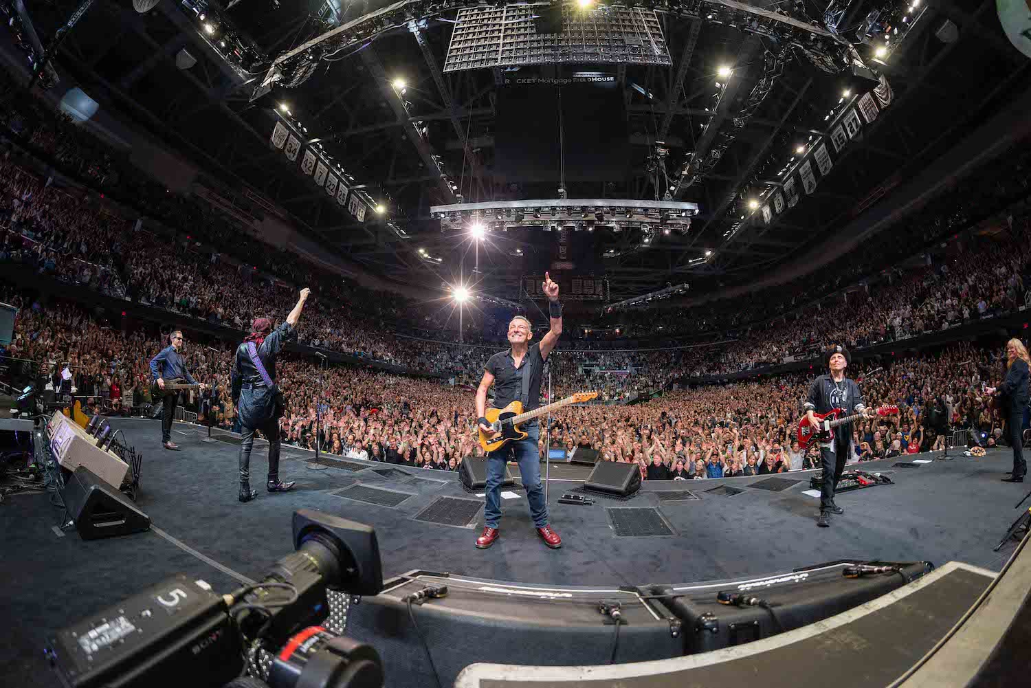 Bruce Springsteen & E Street Band at Rocket Mortgage Fieldhouse, Cleveland, OH on April 5, 2023.