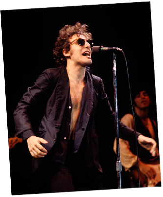 Bruce Springsteen singing on stage
